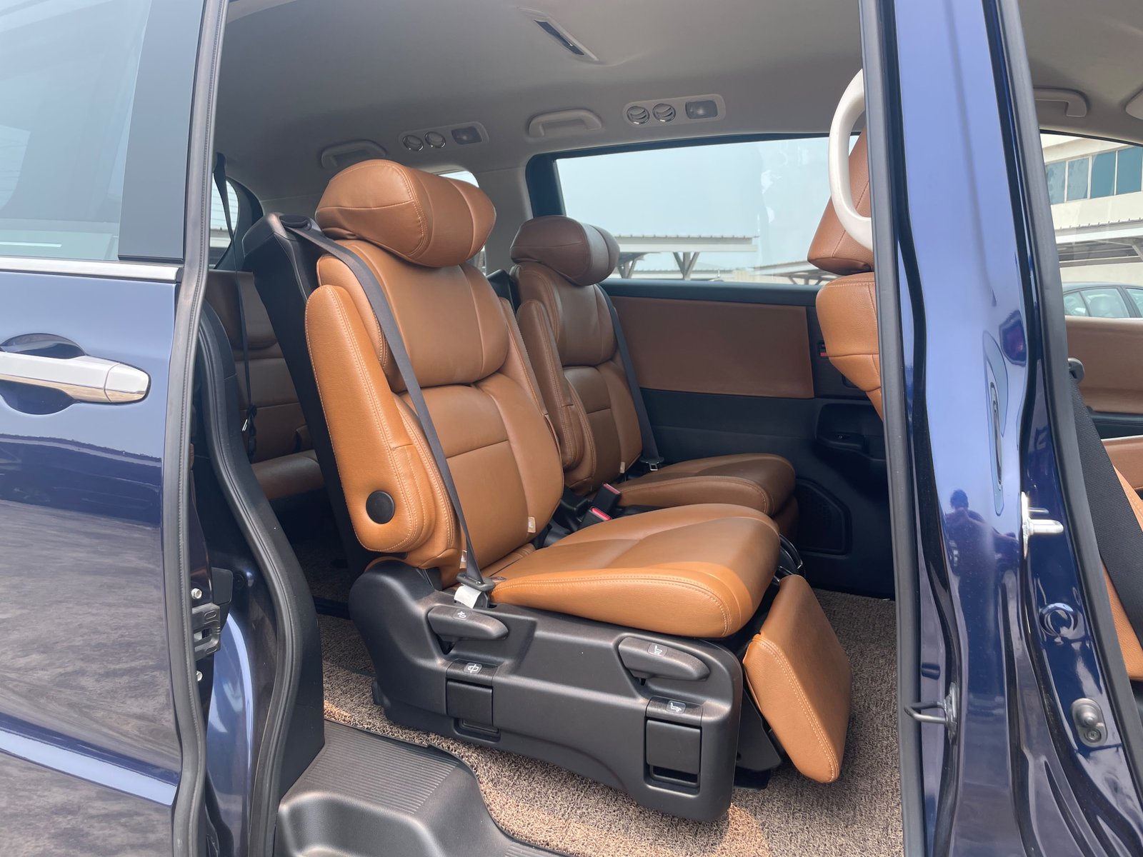 Honda Odyssey e:HEV Absolute photo 8